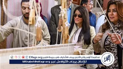  محافظ سوهاج ووزيرة التنمية المحلية والتخطيط يتفقدون قرية النساجين بحي الكوثر