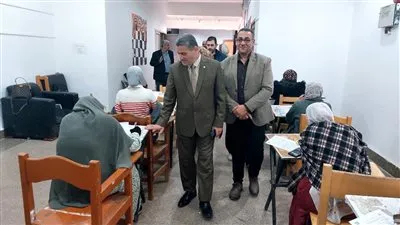 نائب رئيس جامعة بنها يتفقد امتحانات الفصل الدراسي الأول وورش كلية الفنون التطبيقية
