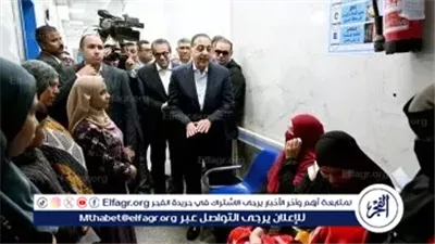 عاجل- رئيس الوزراء يجري حوارًا مباشرًا مع المواطنين بمركز طب الأسرة في قرية الفهميين