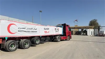 الهلال الأحمر المصري يعزز دعم غزة بمساعدات غذائية وطبية وشتوية عبر قوافل «زاد العزة»