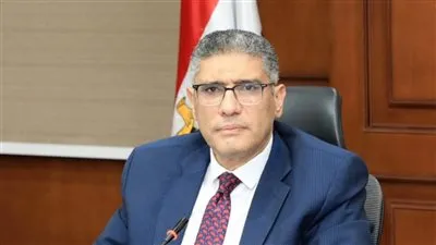 محافظ الجيزة يتابع الاستعدادات النهائية لإطلاق القافلة الطبية المجانية إلى الواحات البحرية