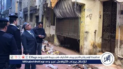 محافظ الدقهلية يتفقد موقع العقار المنهار جزئيا أمس بالمنصورة..ويشكل لجنة لفحصه والعقارات المجاورة