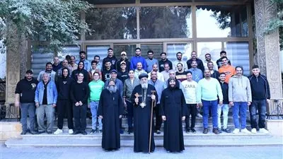 قداسة البابا تواضروس يجتمع بالعاملين في المقر البابوي بالدير