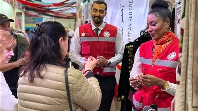 خيامية وحُلي ومشغولات سيناوية تُزين جناح الهلال الأحمر المصري بمعرض ديارنا بالجونة