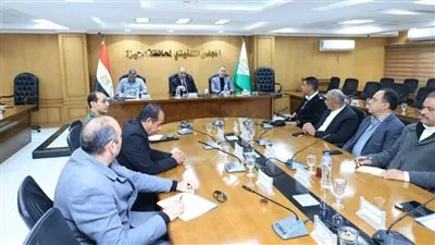 سكرتير عام الجيزة يبحث استعدادات تنفيذ الموجة (28) لإزالة التعديات على أراضي أملاك الدولة