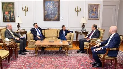 وزير الخارجية يلتقي الإعلامي الأمريكي 