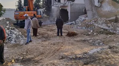 محافظ الإسكندرية يشدد على رؤساء الأحياء بالتعامل الحاسم مع أي مخالف 