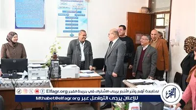 رئيس جامعة سوهاج يبدأ العام الجديد بجولة تفقدية بإدارات الجامعة