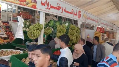 محافظ الدقهلية: استمرار الأسعار المخفضة بالمعرض الدائم للسلع الغذائية بشارع قناة السويس بالمنصورة