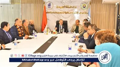 وكيل تعليم أسيوط يشارك فى غرفة عمليات جولة الإعادة لانتخابات النواب 