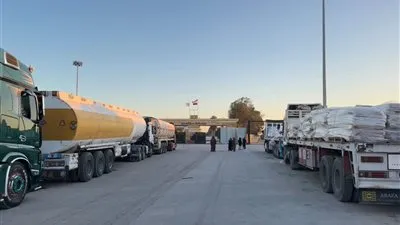 الهلال الأحمر المصري يعزز مد غزة بـ 6،700 طن مساعدات غذائية ومستلزمات شتوية عبر قافلة «زاد العزة» 108 