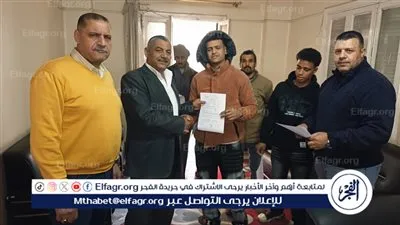 تسليم 13 عقد عمل بالأردن لـ13 شابًا من ابناء بني سويف