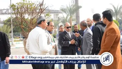نائب رئيس جامعة أسيوط يتفقد أعمال تجميل الشوارع والمسطحات الخضراء داخل الحرم الجامعي