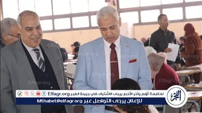 وكيل طب أسيوط يتفقد لجان امتحانات الفرقة الأولى بالكلية