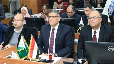 محافظ الجيزة يعلن غلق صناديق الاقتراع بلجان الإعادة لانتخابات مجلس النواب بنطاق الدوائر الـ6 من داخل مركز السيطرة للطوارئ