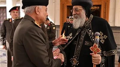 وزير الدفاع وقيادات القوات المسلحة يهنئون البابا تواضروس بعيد الميلاد