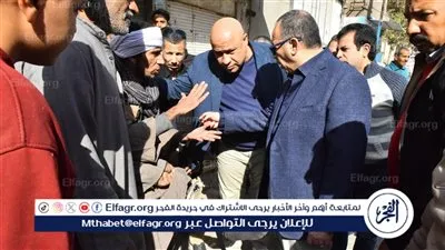 محافظ أسيوط يتكفل بعلاج مواطن ويوفر له فرصة عمل ووحدة سكنية