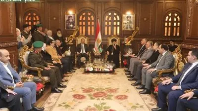 محافظ الشرقية ومدير الأمن يهنئان الأقباط بمطرانية الزقازيق بعيد الميلاد