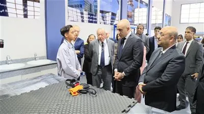 وزير التعليم يفتتح مدرسة 