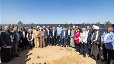 محافظ البنك المركزي ووزير الزراعة يتفقدان عدد من القرى المستفيدة من مشروع دعم صغار المزارعين بأسوان