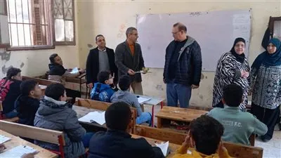 وكيل وزارة التعليم بالمنوفية يتابع سير امتحانات النقل بمدارس شبين 