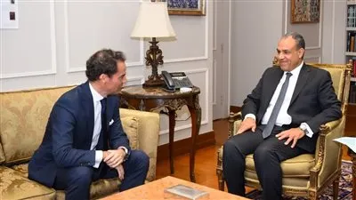 وزير الخارجية يلتقى مع الممثل الشخصي لسكرتير عام حلف الناتو لشئون الجوار الجنوبي