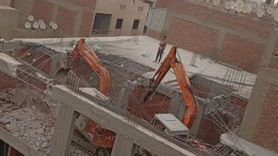 محافظ القليوبية يتابع إزالة برج مخالف بشبرا الخيمة