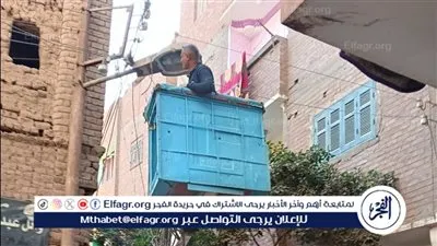 محافظ أسيوط: صيانة وتركيب كشافات كهرباء لرفع كفاءة منظومة الإنارة بقرية دوينة بأبوتيج