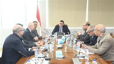 وزير الإسكان يلتقي وفدًا من شركة سان جوبان (Saint-Gobain)الفرنسية لبحث أوجه التعاون