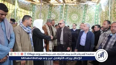 محافظ المنيا يقدّم واجب العزاء ويلتقي بأسر ضحايا حادث تصادم سيارة عمال المحاجر