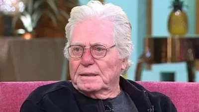 حسين فهمي: دعاية الفيلم الحقيقية الجمهور نفسه والمنع مش حل لان السينما من غير نقاش مالهاش طعم