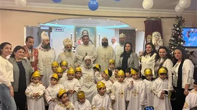 الأنبا رافائيل يرسم شمامسة أطفال جدد في أجواء كنسية مفرحة