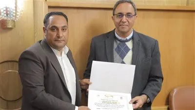 محافظ قنا يُثمن جهود 