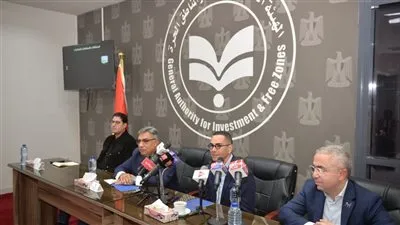 وزير الاستثمار ومحافظ الدقهلية يعقدان لقاءًا مع مستثمري المنطقة الاستثمارية بميت غمر