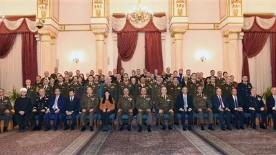 وزير الدفاع والإنتاج الحربى يشهد حفل تخرج دورة التمثيل الدبلوماسى العسكرى المصرى بالخارج 