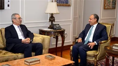 وزير الخارجية يستقبل رئيس اللجنة الوطنية لإدارة غزة ويؤكد دعم مصر الكامل للجنة