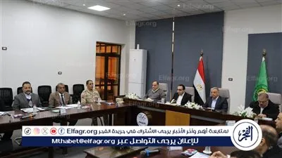 محافظ الإسماعيلية يتابع أعمال اللجنة العليا للمشروعات