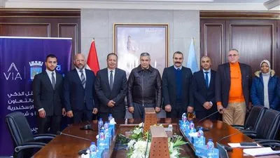 ذكي صديق للبيئة.. محافظ الإسكندرية يشهد توقيع بروتوكول تعاون لاستخدام المركبات الكهربائية وإقامة محطات شحن