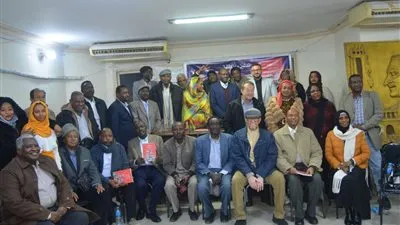 تدشين كتاب «مستقبل بلد بين جيشين» للصحفي علي فوزي بحضور قيادات عسكرية ومدنية