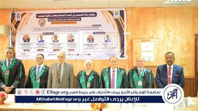 رئيس جامعة أسوان يشهد مناقشة رسالة ماجستير حول دور مراكز الشباب في تنمية وعي القيادات