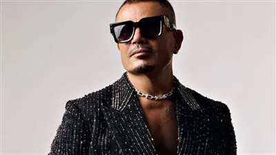 إنجاز جديد.. عمرو دياب أول فنان يحقق 3 مليارات استماع على أنغامي