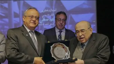 مكتبة الإسكندرية تُكرم مصطفى الفقي.. 
