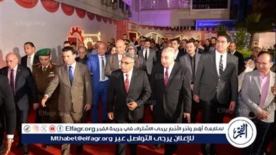 محافظ الدقهلية يستقبل القيادات الأمنية والتنفيذية بالديوان العام ويوقد الشعلة إيذانا ببدء الاحتفال بالعيد القومي 776