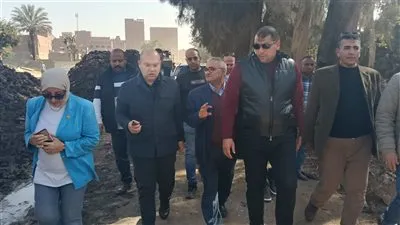 نائب محافظ الجيزة يتابع ميدانيا أعمال تحويل المرافق بمشروع الرصف والتطوير بطريق الحفرية بأوسيم