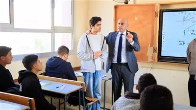  عبد اللطيف: مستقبل الطالب المحور الأساسي الذي يقوم عليه تطوير العملية التعليمية