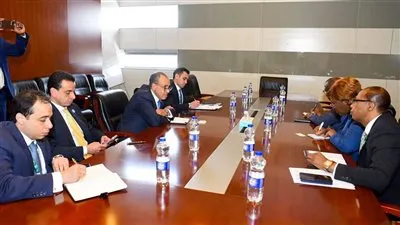 وزير الخارجية يلتقي نظيرته الإيفوارية لبحث سبل تعزيز العلاقات الثنائية والتعاون المشترك