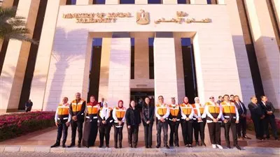 وزيرة التضامن تشهد اصطفاف فرق التدخل السريع والهلال الأحمر المصري لتعزيز سرعة الاستجابة لحالات الأطفال والكبار بلا مأوى