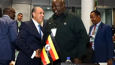 وزير الخارجية يلتقي وزير الدولة للشئون الخارجية الأوغندي لتعزيز التعاون الثنائي والتنسيق الإقليمي