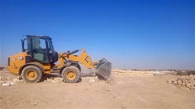 محافظ أسوان يتابع جهود إزالة التعديات ضمن الموجه الـ 28