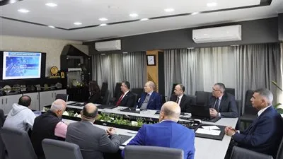 محافظ أسوان يلتقي مسئولي الشركة الوطنية لخدمات الإتصالات لتوسيع التعاون في دعم التحول الرقمي